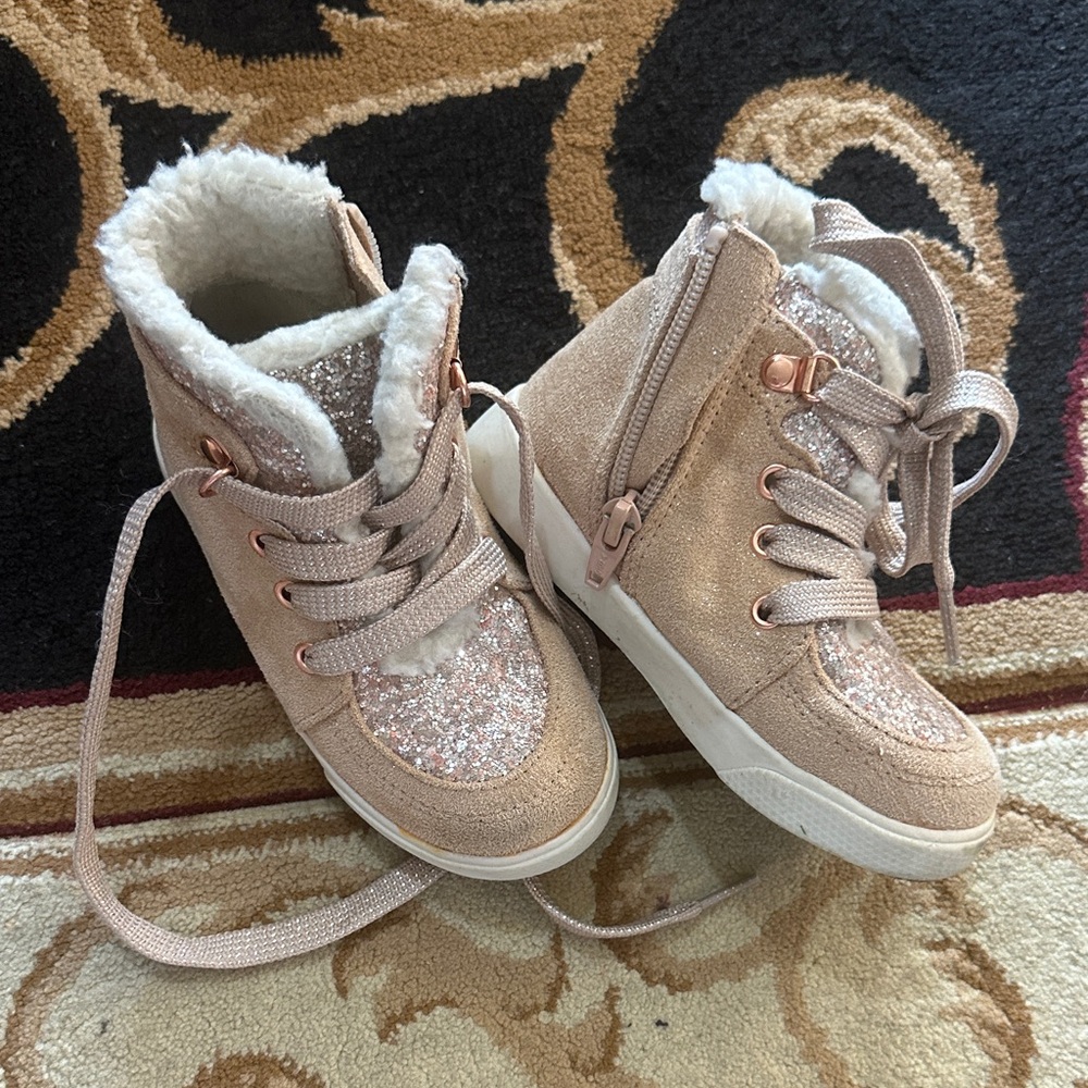 Size 9 Callisto Glittery Pink Kids Boots
